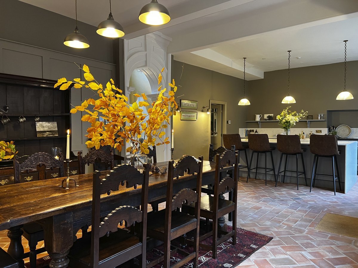 The Georgian Townhouse - open plan kitchen diner combines traditional and contemporary